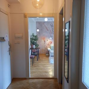 Tyn Temple-the best view,top location, balcony