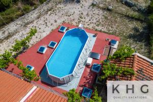 Mondo Cosseri Villa Rossa-Dorothea and Mondo Cosseri Villa Rossa-Penelope, with own shared pool