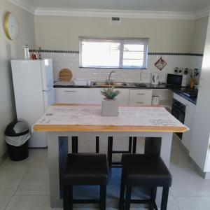 1 On Sonnet Unit Elaine