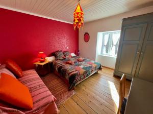 B&B / Chambres d'hotes CHAMBRE D HOTES CHEZ DANY MAOWMAOW ET GARFIELD : photos des chambres