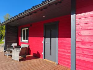 Family vacation, 2 bedroom house - Red House