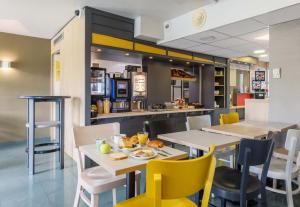 Hotels B&B HOTEL Moulins : photos des chambres