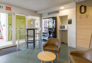 Hotels B&B HOTEL Moulins : photos des chambres