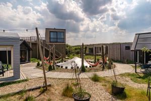 Basecamp Tiny House Eco-resort IJmuiden