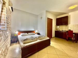 Contessa Apartments