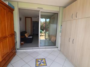 Studio Cabine avec terrasse ensoleillée, piscines, parking privé, à 500m de la plage - FR-1-307-133