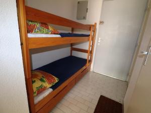 Studio Cabine avec terrasse ensoleillée, piscines, parking privé, à 500m de la plage - FR-1-307-133