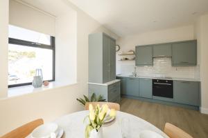 The Old Schoolhouse River View