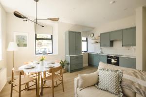 The Old Schoolhouse River View