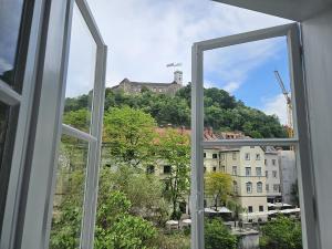 Riverside stay & Castle view Aapartment Mara Tour As Ljubljana