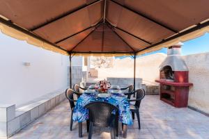 Villetta Faro Azzurro by BarbarHouse