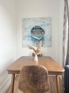 Stylish Studio Downtown RochesterKitchen