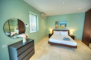 Magestic palazzo, jacuzzi on roof terrace GOVAL-3