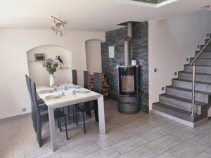 Appartements Le Beau-Mont Triplex moderne lit King Size proche Geneve : photos des chambres