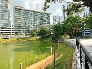 20# Beautiful Lake Front Homes - Mount Austin, JB