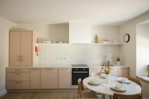 The Old Schoolhouse - Castle View