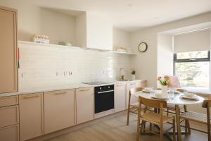 The Old Schoolhouse - Castle View