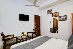 Hotel White House - Vasundhara
