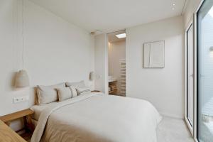 FREDERIK Knokke-Heist op de zeedijk met strandcabine - VOSPROPERTIES