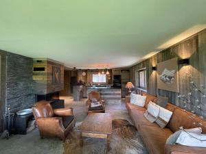 Duplex 11 pers. au centre de Crest-Voland, cheminée, ski-room, wifi, non fumeurs - FR-1-733-36