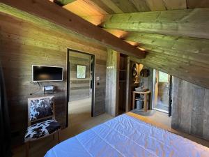 Chalets Duplex 11 pers. au centre de Crest-Voland, cheminee, ski-room, wifi, non fumeurs - FR-1-733-36 : photos des chambres