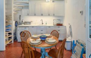 2 Bedroom Gorgeous Home In Malaga