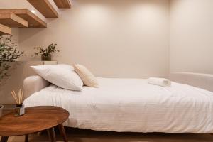 Szerb Boutique Suites, by BQA