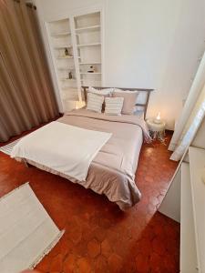 HenRi - 5 minutes de la Gare à pied - Climatisation - Wi Fi