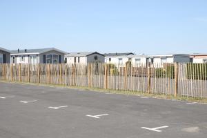 Cozy caravan in quiet area near beach - Caravan Moat