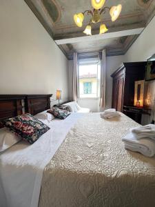 Double Room with Private Bathroom room in Casa Maya