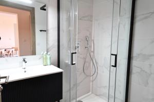 Appartements T3 Cabine, vue mer, piscine chauffee, plage : photos des chambres