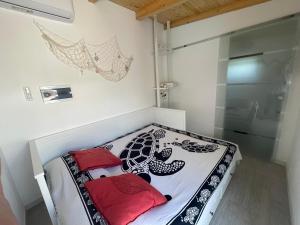 The poolside gem img25