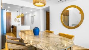 The Marlin Room at Harbor 171 Torre Norte