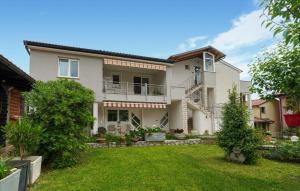 Awesome Apartment In Lovran With Wifi