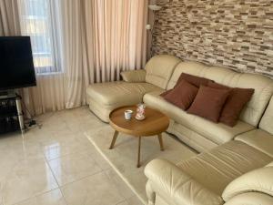 Сарафово холидейс