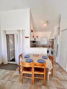 Logement A Nepita splendide vue mer avec piscine