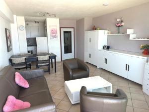 Sunny Beachfront Apartment - Blankenberge T103