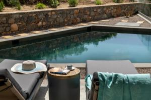 Quiet & Cozy, Aura House