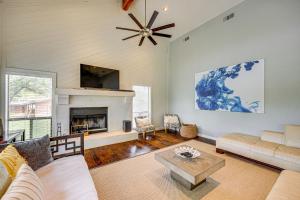 Waterfront Seguin Lake House Near Downtown