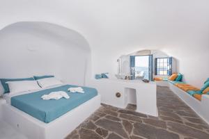 Traditional Triple Suite room in Aeifos