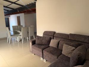 Hermoso y lujoso apartamento con excelente ubicación