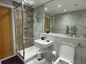 2 Bed - Sleeps 6 - Free Parking - Town Centre