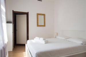 Youhosty - De Angeli Apartment