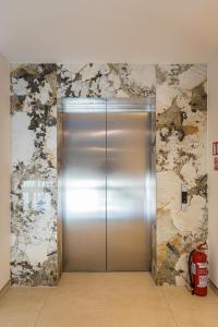 Caesars Palace - NEW modern apartment with FREE private parking