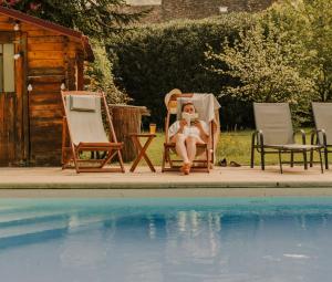Maison dhôtes et gîte de charme avec piscine, La Lhuiseraie