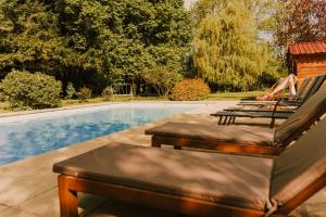 Maison dhôtes et gîte de charme avec piscine, La Lhuiseraie