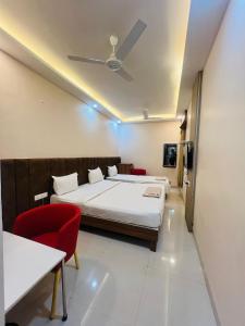 Shree 9NB Hotels, Pithampur