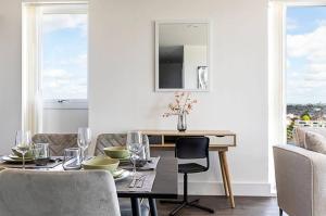 North Ken II - 1 Bedroom - 1 Bathroom - Balcony - Concierge