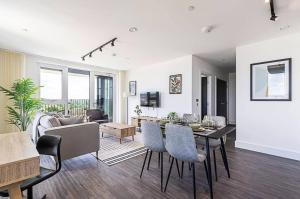 North Ken II - 1 Bedroom - 1 Bathroom - Balcony - Concierge