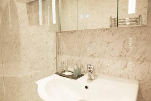 Sea View Serenity Breath taking sea view sleeps 4